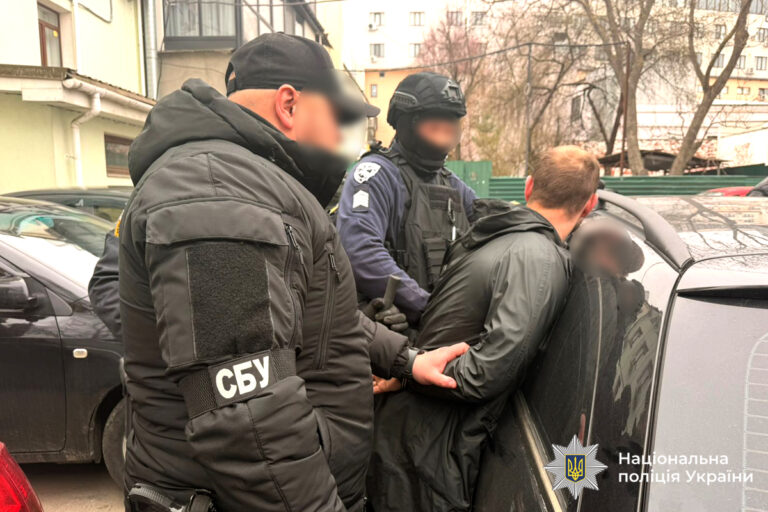 «Трансфер» через кордон за 20 тисяч доларів: у Вінниці затримали киянина
