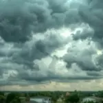 На Вінниччину суне негода: прогноз на 27 квітня
