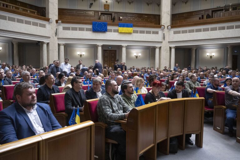 Верховна Рада продовжила строк дії воєнного стану в Україні