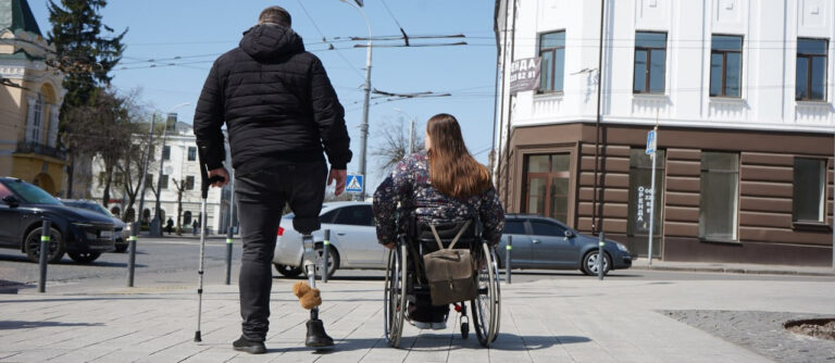 У Вінниці перевірили доступність оновленого Майдану Небесної Сотні (ФОТО)
