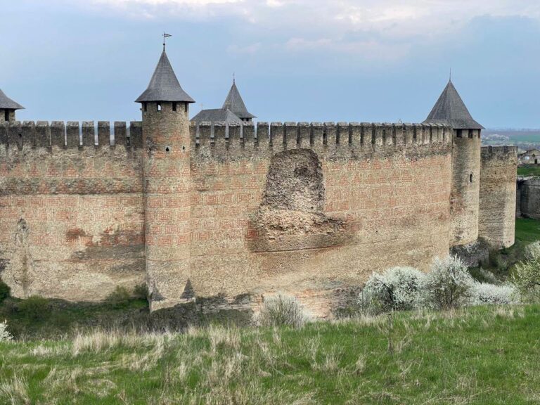 У Хотинській фортеці частково обвалилася одна зі стін