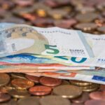Курс валют на 7 квітня: скільки коштуватимуть долар, євро і злотий