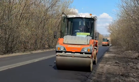 Біля Гайсина оновили понад 40 тисяч м² дорожнього покриття