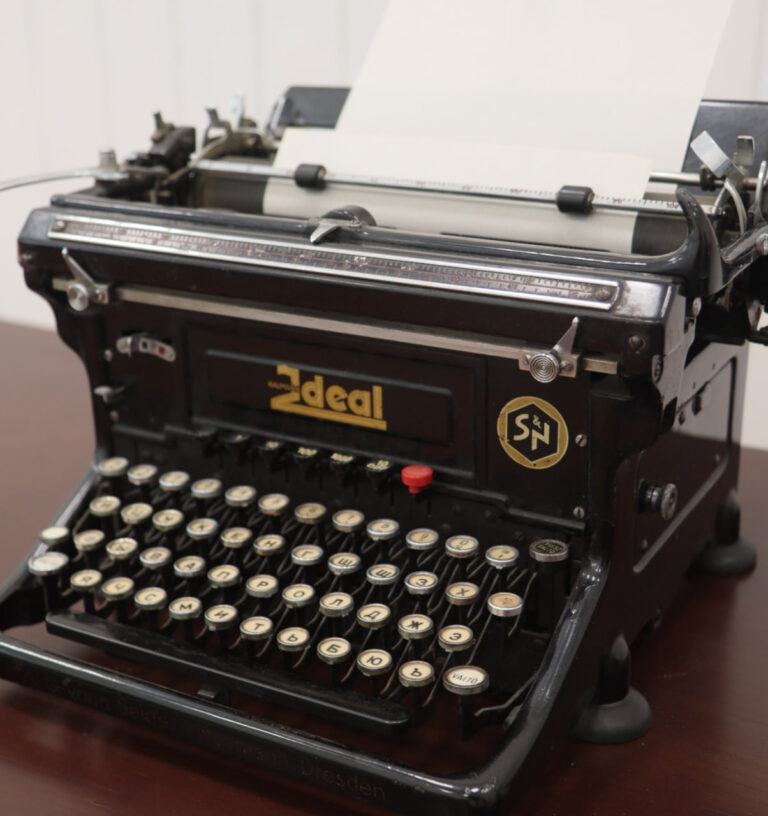 Машинка, що друкувала історію: у Вінниці показали артефакт 1940 року