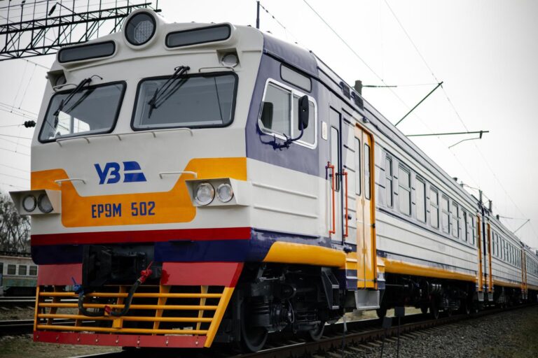 Новий розклад літа: Укрзалізниця змінює маршрути та підсилює популярні напрямки