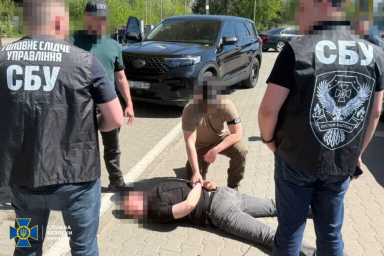 СБУ затримала керівника Житомирського обласного ТЦК, який заробляв на мобілізації
