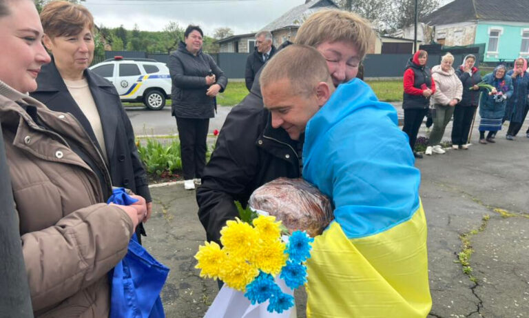 Після чотирьох років полону зустріли Захисника Богдана Горбатюка з Гайсинського району