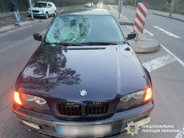 У Вінниці водійка BMW збила велосипедиста на нерегульованому переході: потерпілого госпіталізували