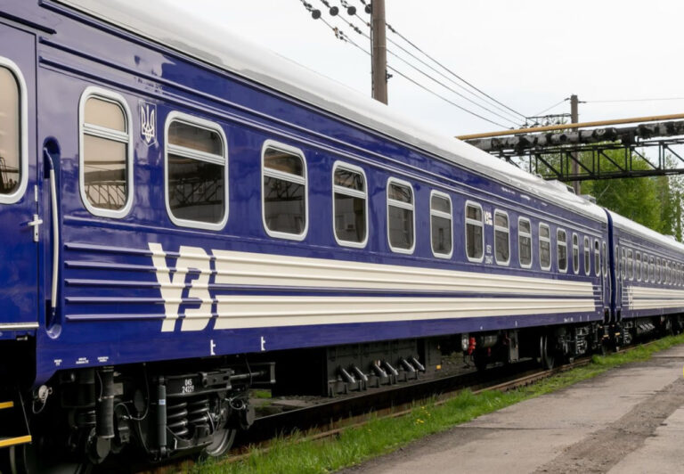 Підліток отримав удар струмом на даху електропоїзда у Вінниці: його госпіталізували