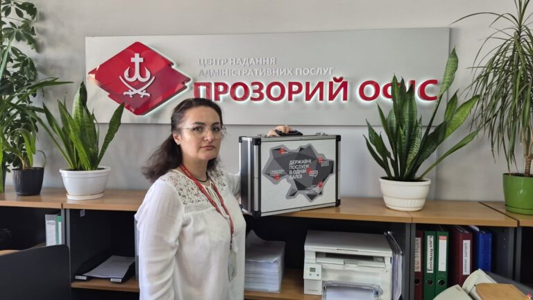 Послуги без черг і походів: у Вінниці працює “мобільний адміністратор”