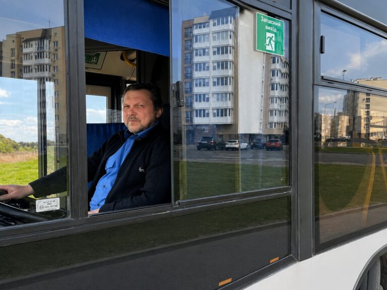 Водій тролейбуса з Вінниці після служби на фронті знову вийшов на маршрути міста