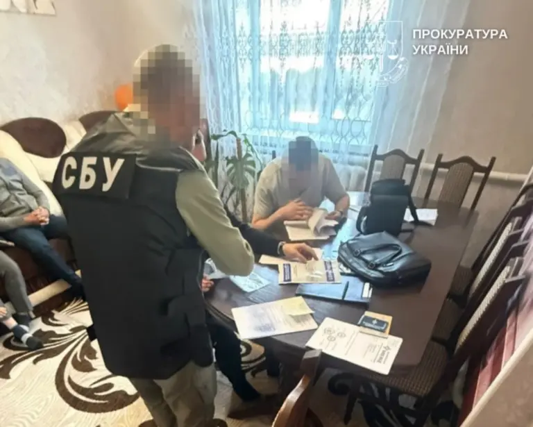 «Бізнес» на відстрочках: двоє чоловіків на Вінниччині підробляли документи