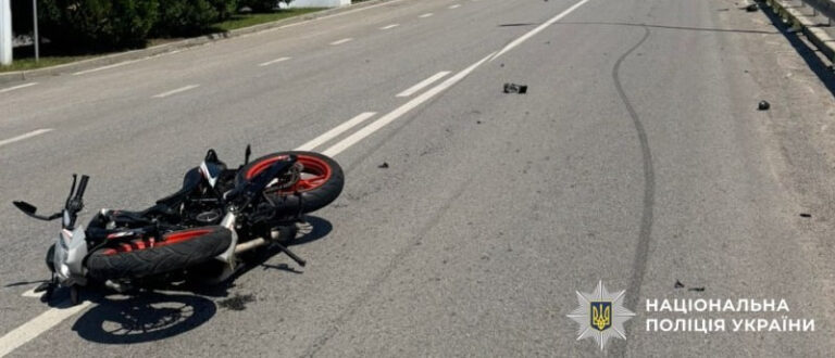 Дві аварії з мотоциклами трапилися на Вінниччині: постраждалих госпіталізували