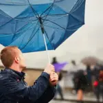 Сильний вітер насувається на Вінниччину 26 травня: оголошено жовтий рівень небезпеки