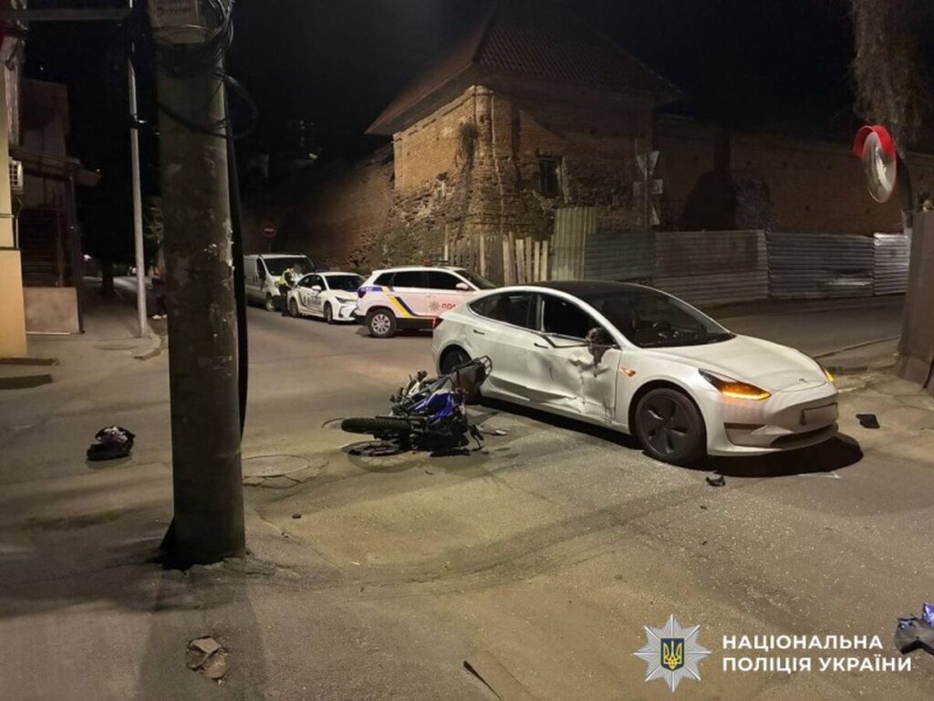 Троє травмованих за день: деталі двох ДТП з мотоциклами на Вінниччині