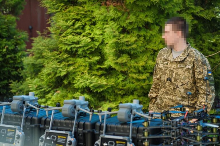 Міжрегіональний координаційний гуманітарний штаб передав прикордонникам 200 FPV-дронів та квадрокоптери Matrice 4E