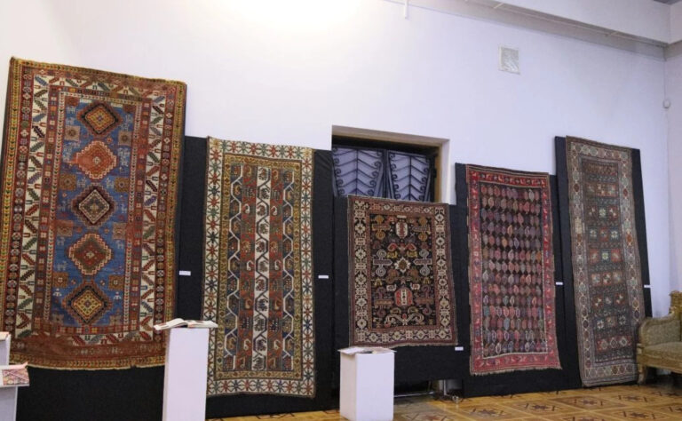 У Вінниці відкрили виставку унікальних азербайджанських килимів