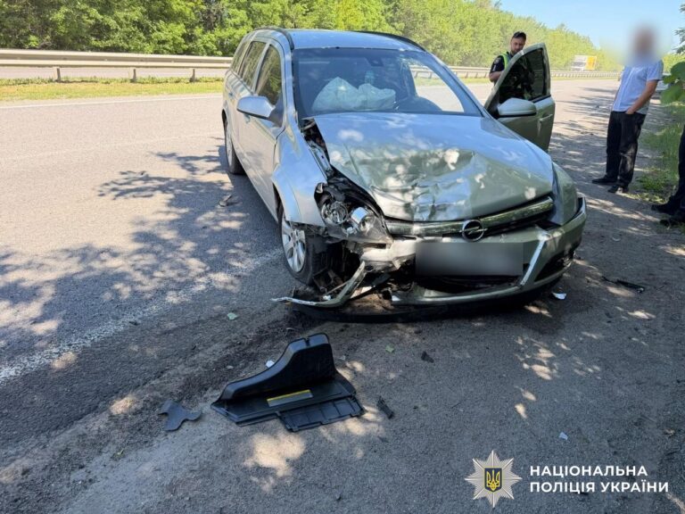 На Вінниччині Opel врізався у Volkswagen: двоє постраждалих у ДТП