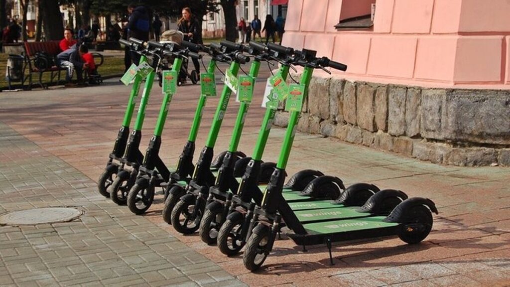 Для користувачів електросамокатів у Вінниці готують чіткі правила та нові заборони