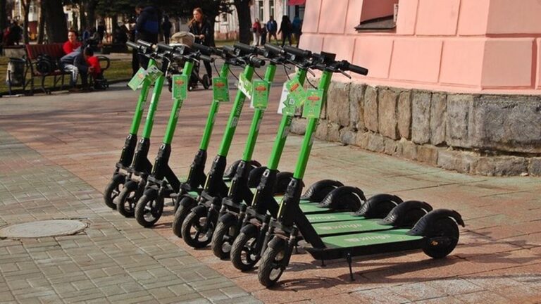 Для користувачів електросамокатів у Вінниці готують чіткі правила та нові заборони
