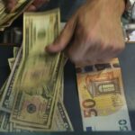 Долар додає, євро падає: курс валют на 5 травня