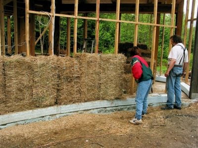 Архітектори збудували сучасний будинок із соломи: як він виглядає