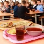 З 1-го вересня учні 1–11 класів по всій Україні отримуватимуть безкоштовні обіди