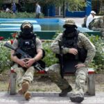 На Запоріжжі окупанти масово потруїлись алкоголем: їхні тіла не забирали тиждень