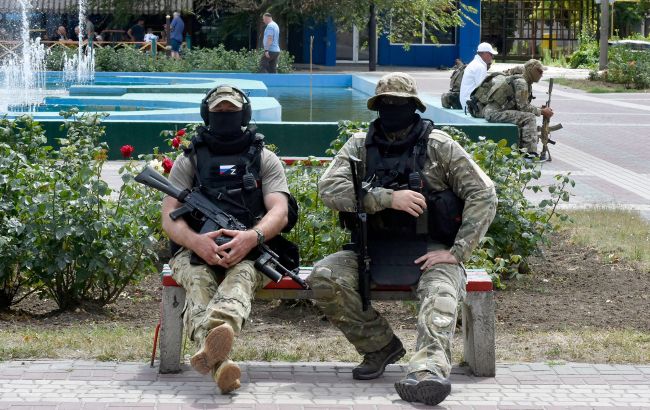 На Запоріжжі окупанти масово потруїлись алкоголем: їхні тіла не забирали тиждень