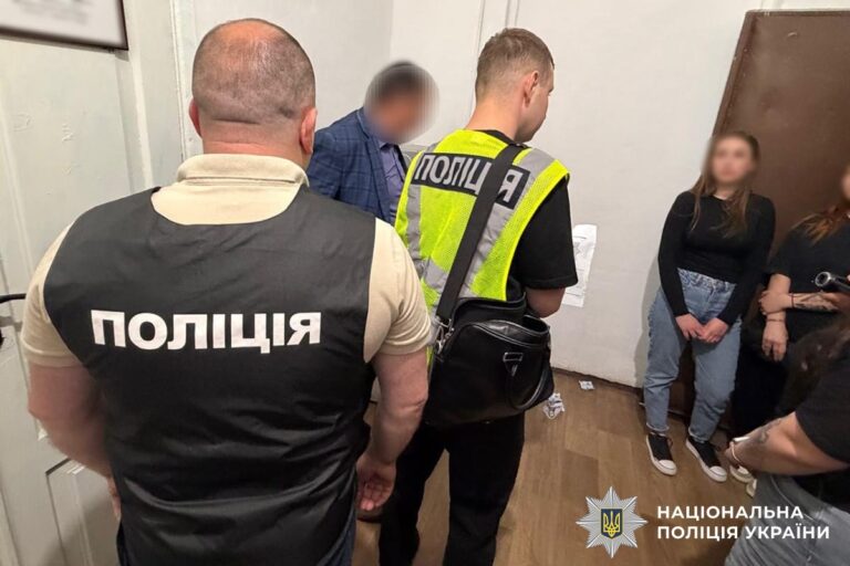 На Вінниччині затримали посадовця: підозрюють у вимаганні 80 тисяч гривень
