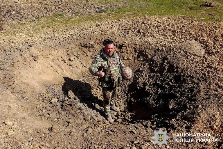 Вибухотехніки Вінниччини розміновують Херсонщину