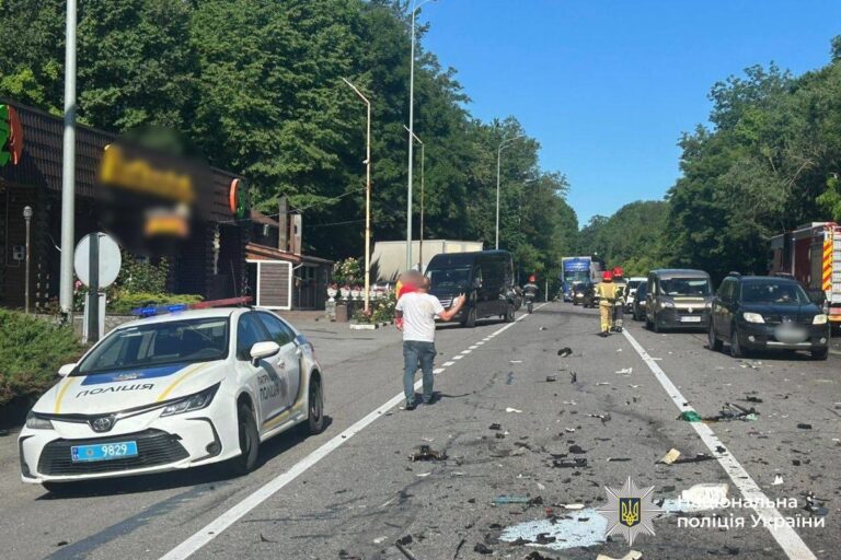 Автотроща на об’їзній Вінниці: рух ускладнено, є постраждалі