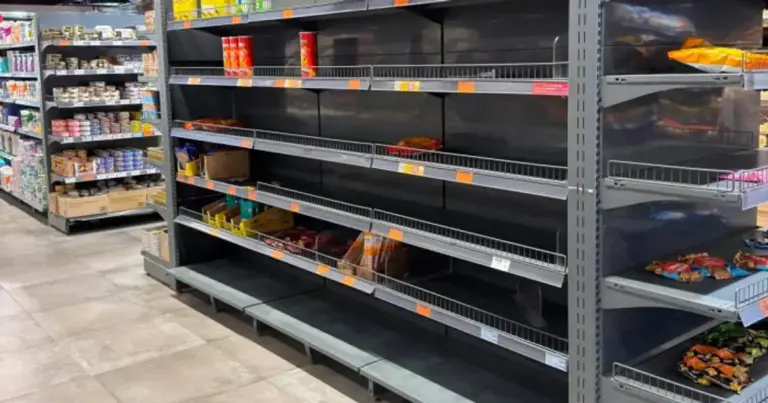 Порожні полиці: в популярній українській мережі магазинів визнали дефіцит продуктів
