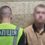 П’ятеро чоловіків прив’язали перехожого до дерева й забили його до смерті