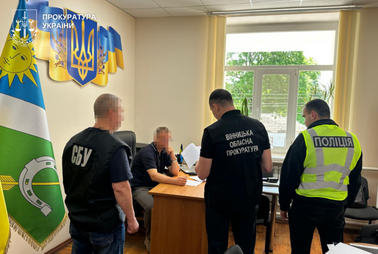 На Вінниччині викрили схему розкрадання понад 60 млн грн на ремонті доріг (ФОТО+ВІДЕО)