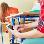 В Чехії планують запровадити заборону на мобільні телефони в школах