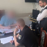 Скандал у медзакладі в Гайсинському районі: керівника підозрюють у махінаціях з виплатами