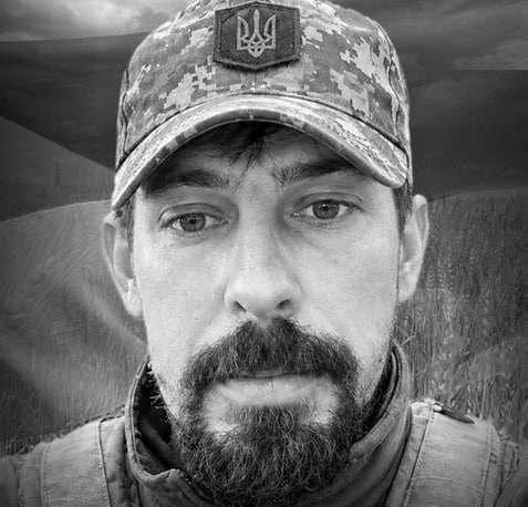 Був люблячим сином, братом, другом: Вінниця прощається з полеглим воїном Валентином Свергуном