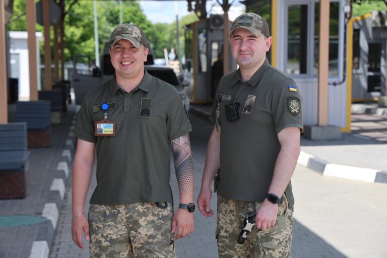 Разом у житті й на службі: як друзі стали прикордонниками у Могилів-Подільському