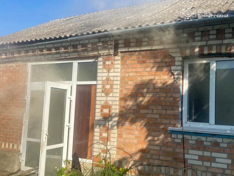 Трагедія на Хмільниччині: 74-річний чоловік загинув у палаючому будинку
