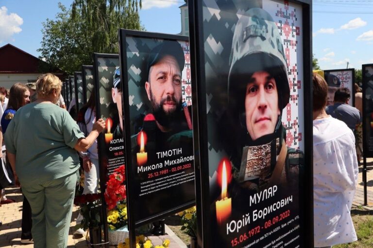Місце пам’яті та вдячності: у Вороновиці відкрили Алею Слави Героїв