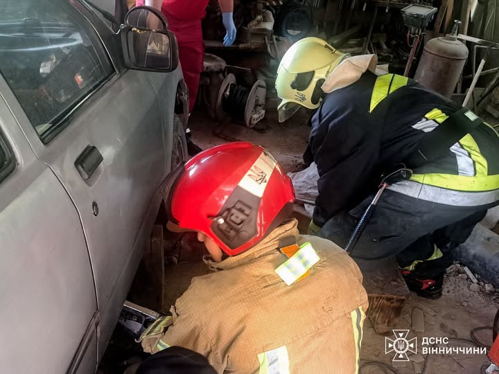 68-річний житель Вороновиці загинув під час ремонту автомобіля