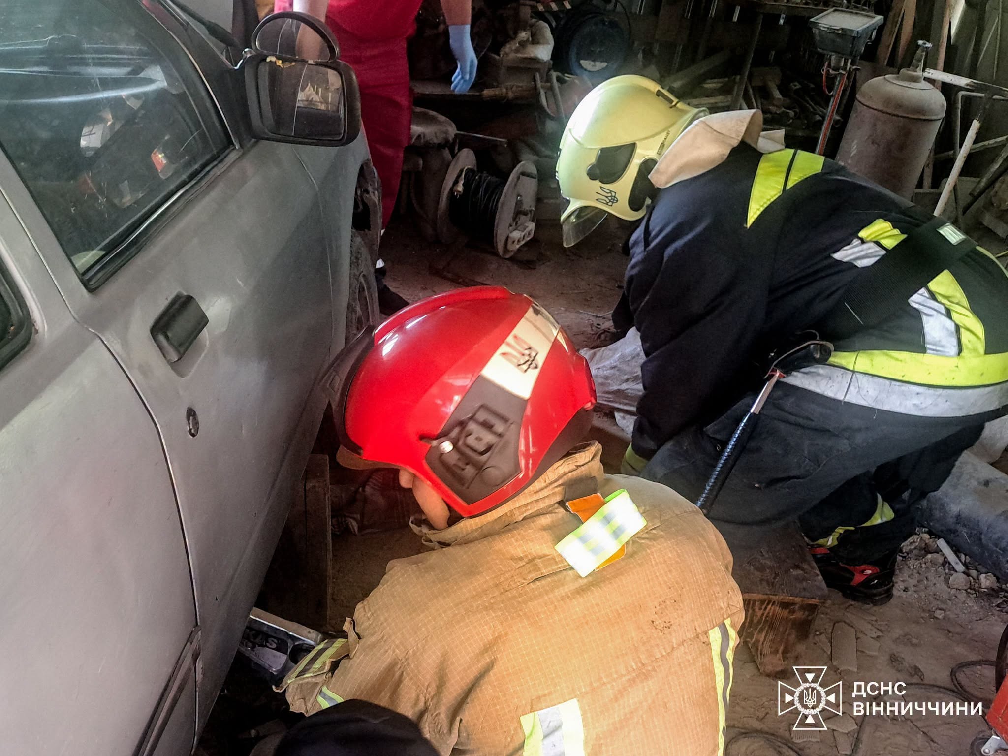 Трагедія у Вороновиці: під час ремонту авто загинув чоловік