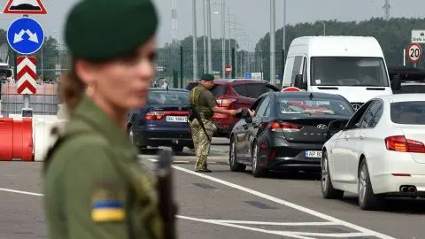 Польща закриває пункт пропуску Шегині-Медика: кого і в який бік не пропустять