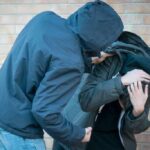 Підліток бив брата, а свідки знімали на телефон