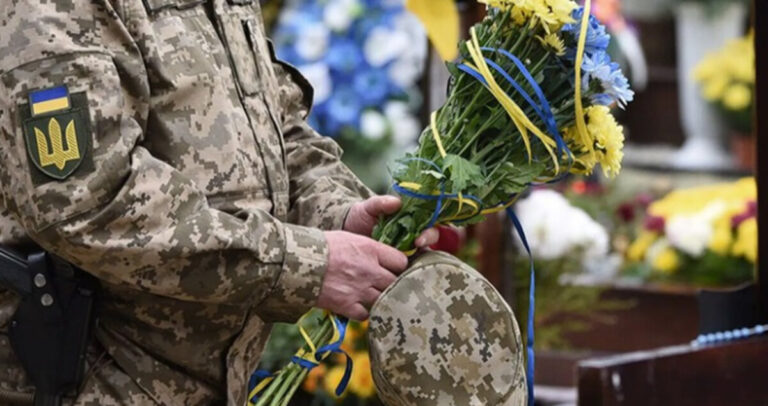 У Вінниці проводжають у вічність підполковника Повітряних Сил Романа Вальчука