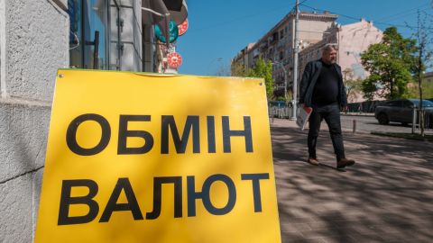 Долар і євро знову пішли вгору: НБУ оновив курс валют на 26 червня