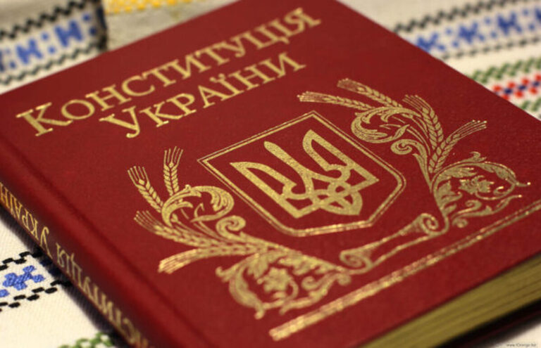 Конституцію вперше переклали українською жестовою мовою