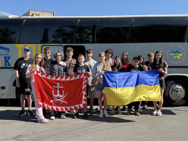 Діти загиблих захисників із Вінниці та Ірпеня вирушили на відпочинок до Литви