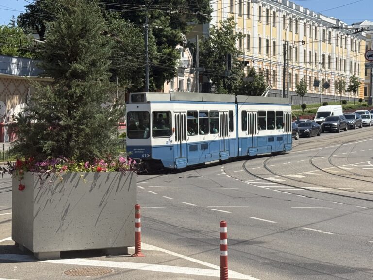 Світлофори підлаштуються під трамваї: у Вінниці стартував новий транспортний проєкт